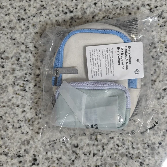 Lululemon Everywhere Backpack Nano (Light Ivory/Pelican/Sinatra Blue/Silver) - Picture 2 of 8